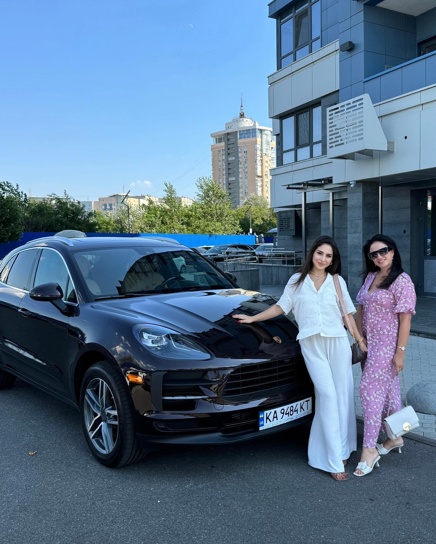 Украинская певица похвасталась новой машиной за 2 миллиона: "Еще одно исполненное желание"